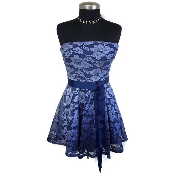 As U Wish Dresses & Skirts - As U Wish Strapless Ombré Lace Dress✨Size Small